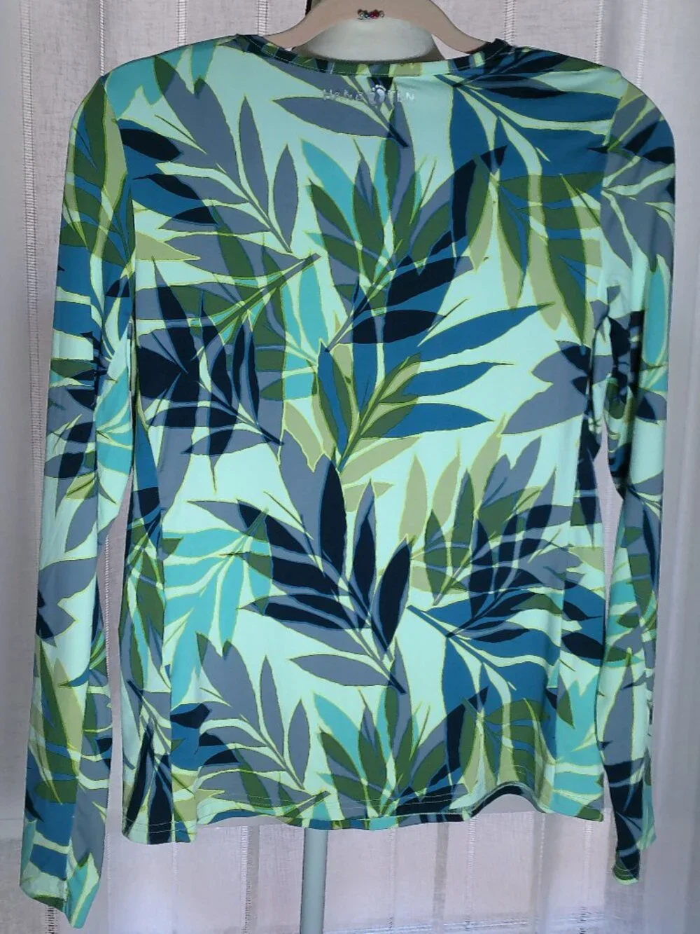 HANG TEN Long Sleeve Scoop Neck Multi-Color Leaf Design Athletic Sun Shirt  S - Picture 3 of 9